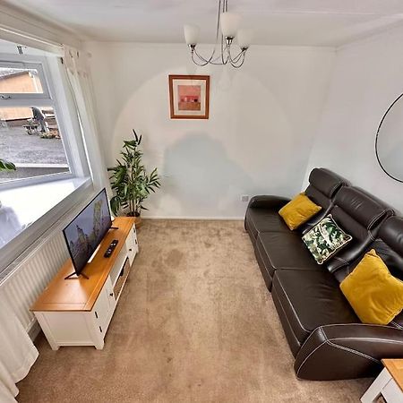Semi-Detached 1-Bedroom Chalet Uddingston Ngoại thất bức ảnh